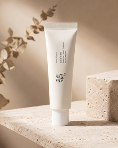 ELUNEA Rice Sun Cream SPF50+ — textura ligera del protector solar SPF50 sobre la piel