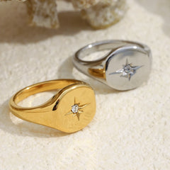 Anillo Nova — sello dorado con estrella grabada, vista 3